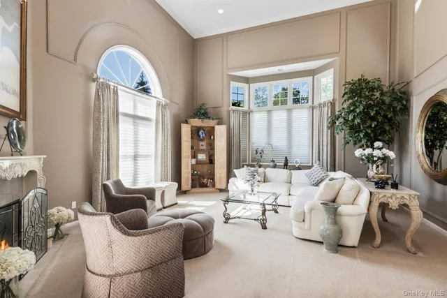 $1,275,000 | 77 The Woods, Commack, NY 11725