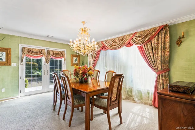 $1,275,000 | 77 The Woods, Commack, NY 11725