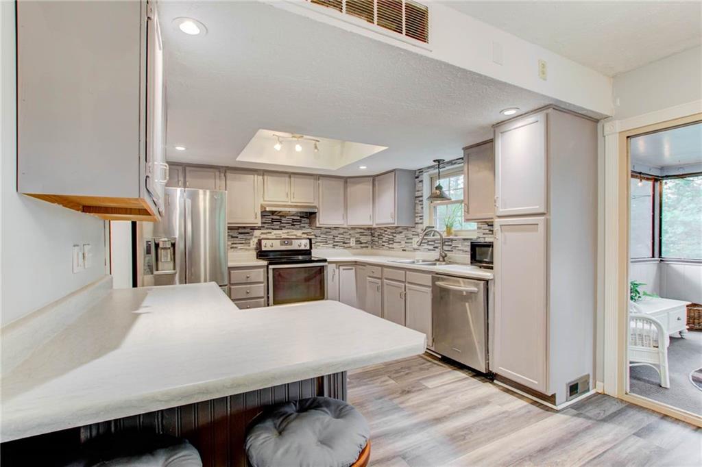 3133 Valley Farms Road Indianapolis, IN 46214 - Photo 7 of 25 Gallery Image 7