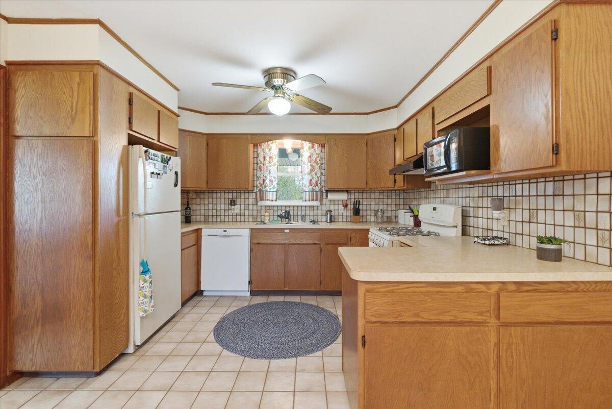 12450 39th Avenue Pleasant Prairie, WI 53158 - Photo 7 of 25 26-12450 39TH AVE, PLEASANT PRAIRIE, WI