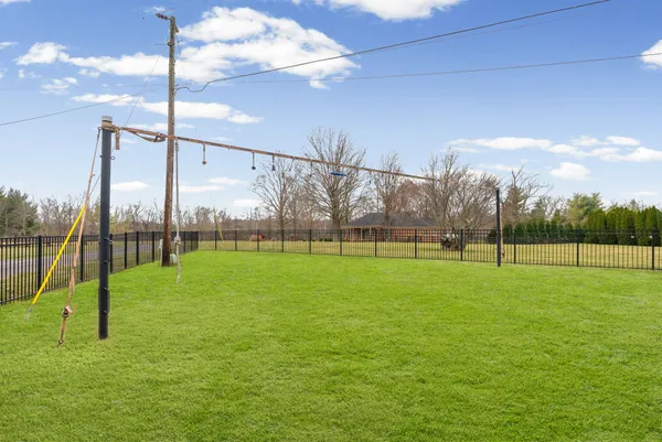 $499,900 | 330 Juliet Drive, Hopkinsville, KY 42240