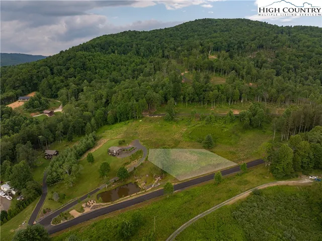 a view of a tennis court