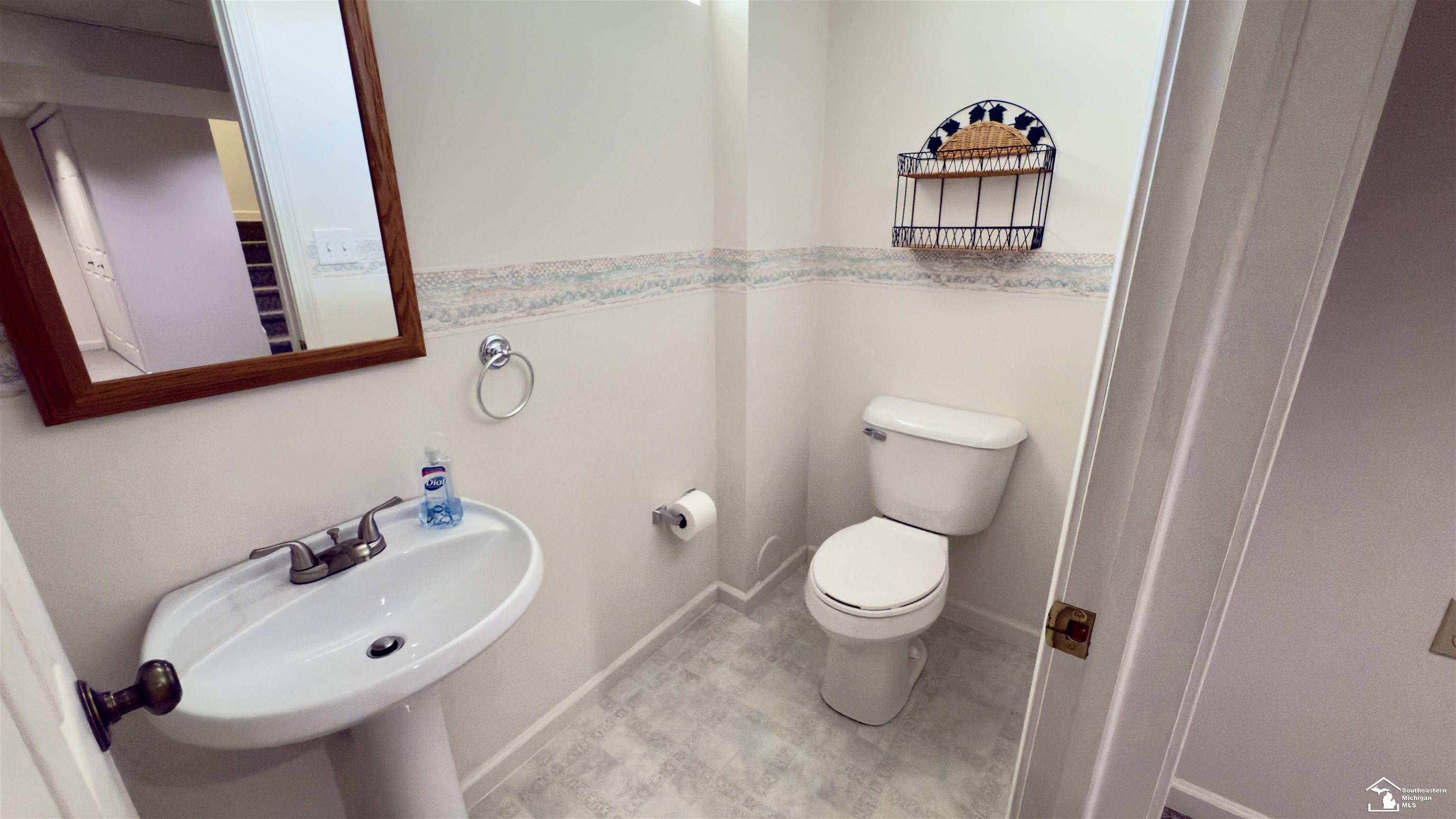 21380 Georgetown Road Trenton, MI 48183 - Photo 33 of 33 50174951-d5a4aaf5-0d61-4ca1-b279-50794dbfb67b.JPG