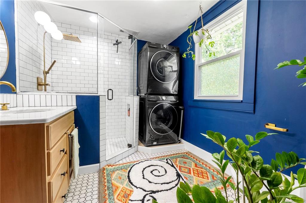 1608 Carroll Drive Northwest Atlanta, GA 30318 - Photo 26 of 43 a utility room with dryer and washer