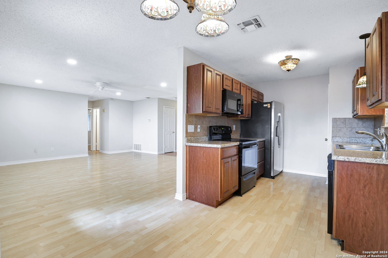 9262 Ridge Branch San Antonio, TX 78250 - Photo 4 of 13