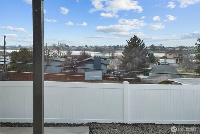 $379,000 | 1122 Ashley Way, Moses Lake, WA 98837