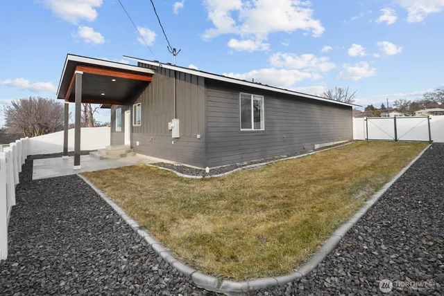 $379,000 | 1122 Ashley Way, Moses Lake, WA 98837