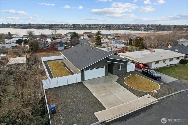 $379,000 | 1122 Ashley Way, Moses Lake, WA 98837