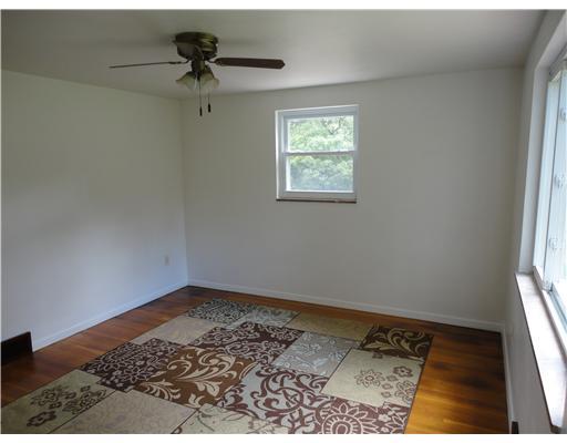 1490 Anderson Road Pittsburgh, PA 15209 - Photo 3 of 6 Dining Room.