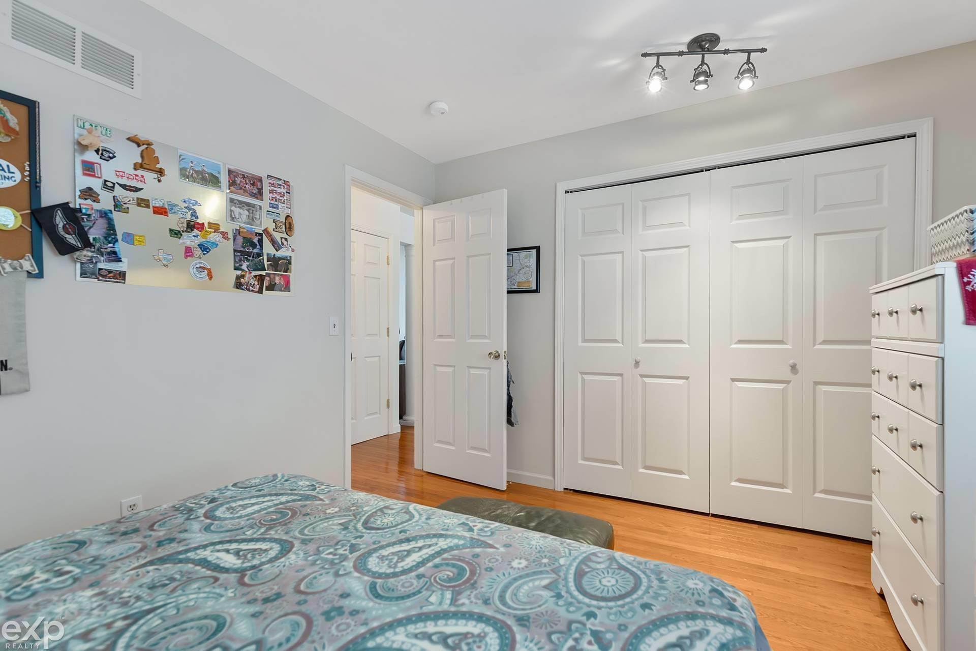 490 Miller Avenue Rochester, MI 48307 - Photo 10 of 20 Bedroom 1