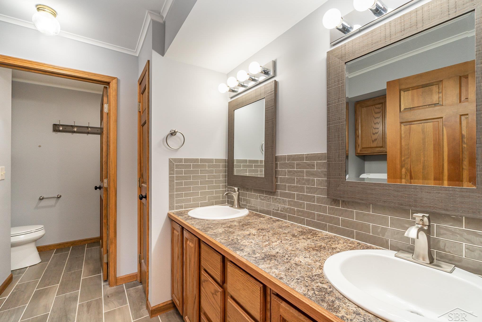 8237 Midland Road Freeland, MI 48623 - Photo 15 of 25 50122824-14.JPG