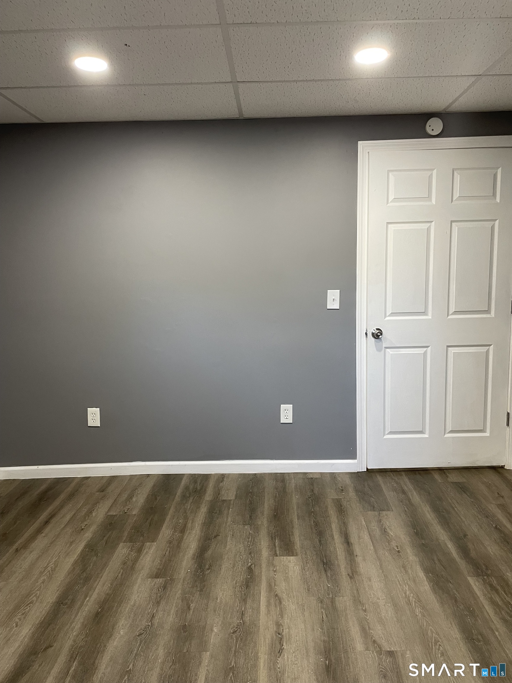 21 Edwards Street, Unit 2 Waterbury, CT 06708 - Photo 9 of 16 Gallery Image 9