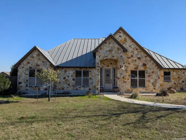 $3,380 | 2264 Granada Hills, New Braunfels, TX 78132
