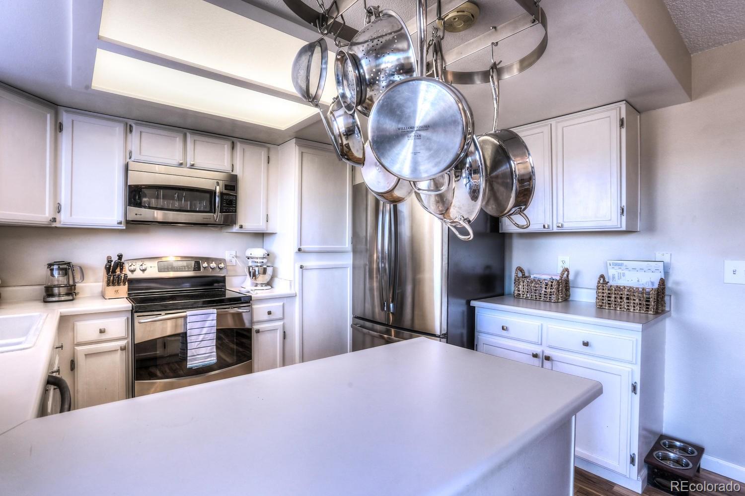 548 Spring Grove Avenue Highlands Ranch, CO 80126 - Photo 8 of 25 Gallery Image 8