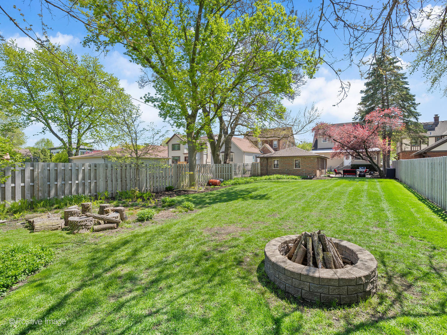302 Southcote Road Riverside, IL 60546 - Photo 36 of 40 a garden view with a seating space