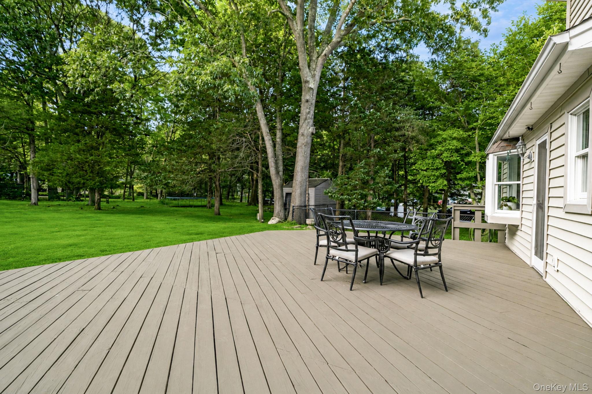 93 North Country Road Shoreham, NY 11786 - Photo 32 of 41
