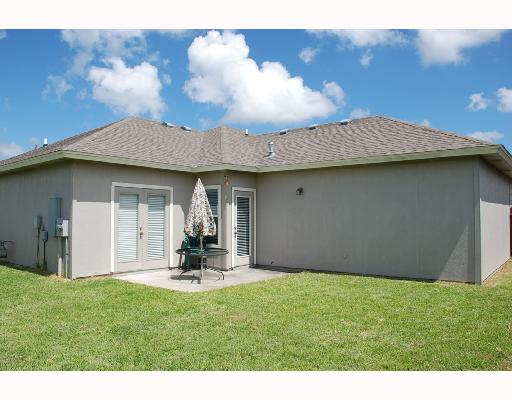 8001 Loomis Drive Corpus Christi, TX 78414 - Photo 5 of 7 a view of a backyard with a garden