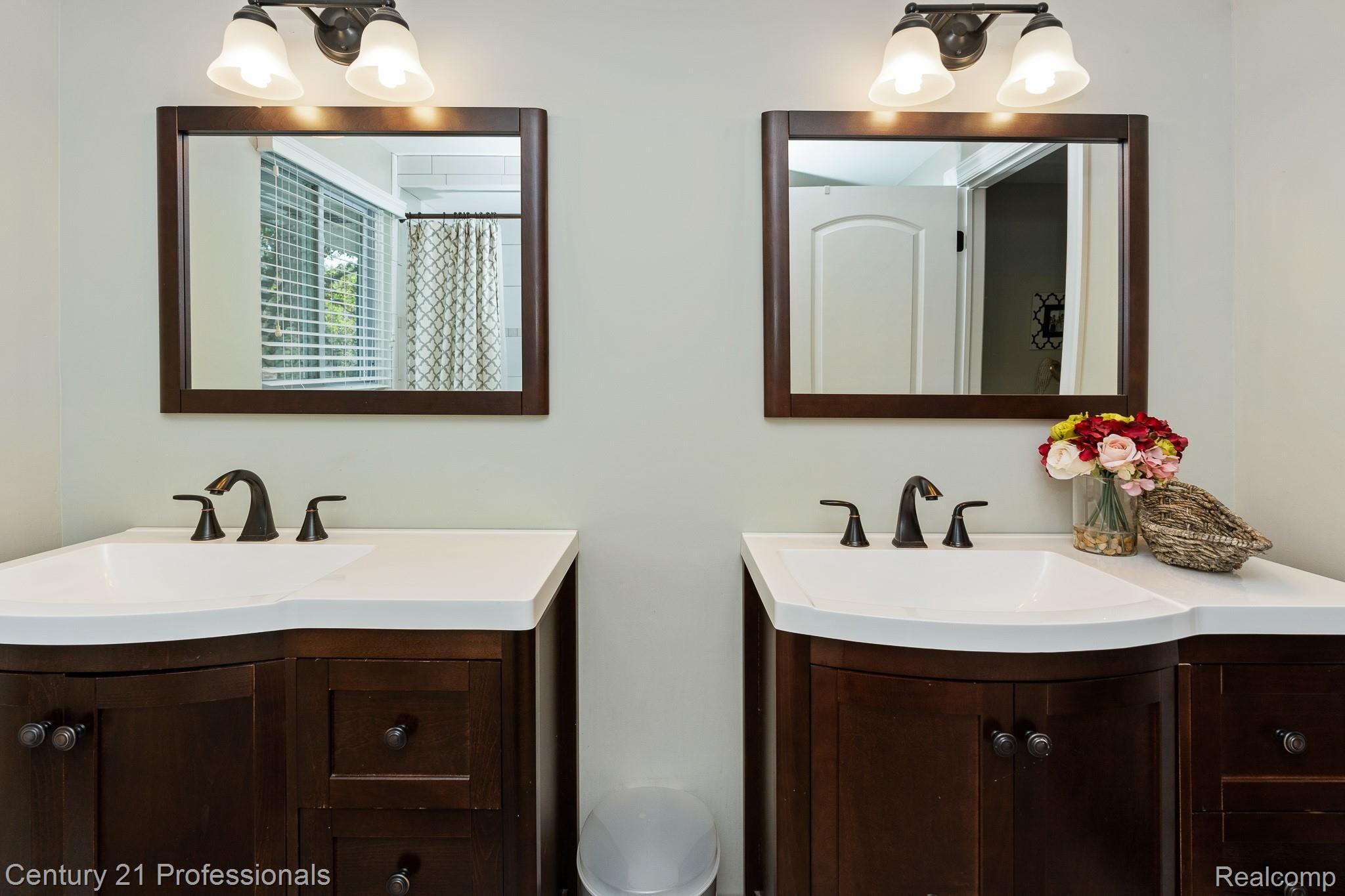 1155 Portsmouth Road Rochester, MI 48309 - Photo 40 of 60 Portsmouth MLS-045.jpg