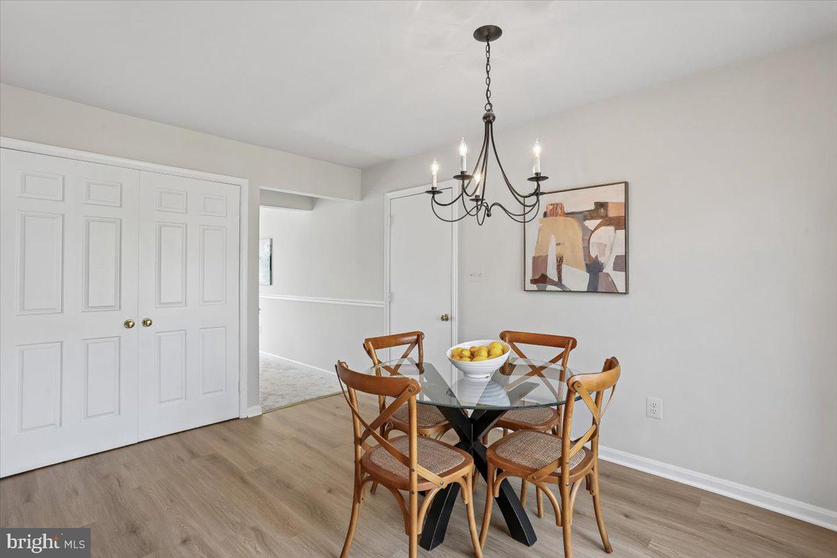 17413 Rio Dulce Court Olney, MD 20832 - Photo 16 of 85 Great floorplan - Kitchen access to dining room