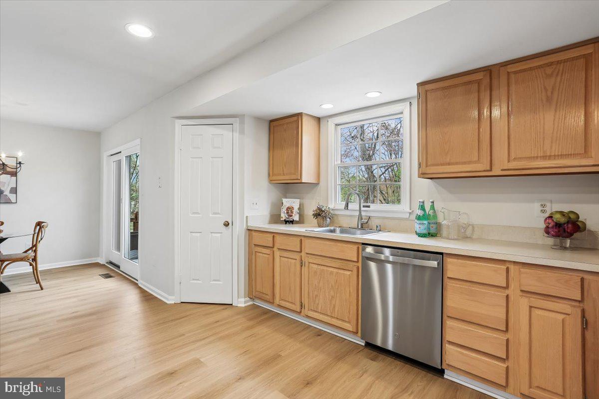 17413 Rio Dulce Court Olney, MD 20832 - Photo 18 of 85 New dishwasher