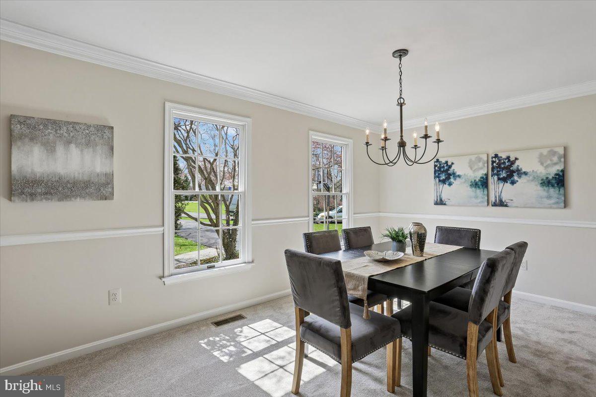 17413 Rio Dulce Court Olney, MD 20832 - Photo 6 of 85 Light filled rooms