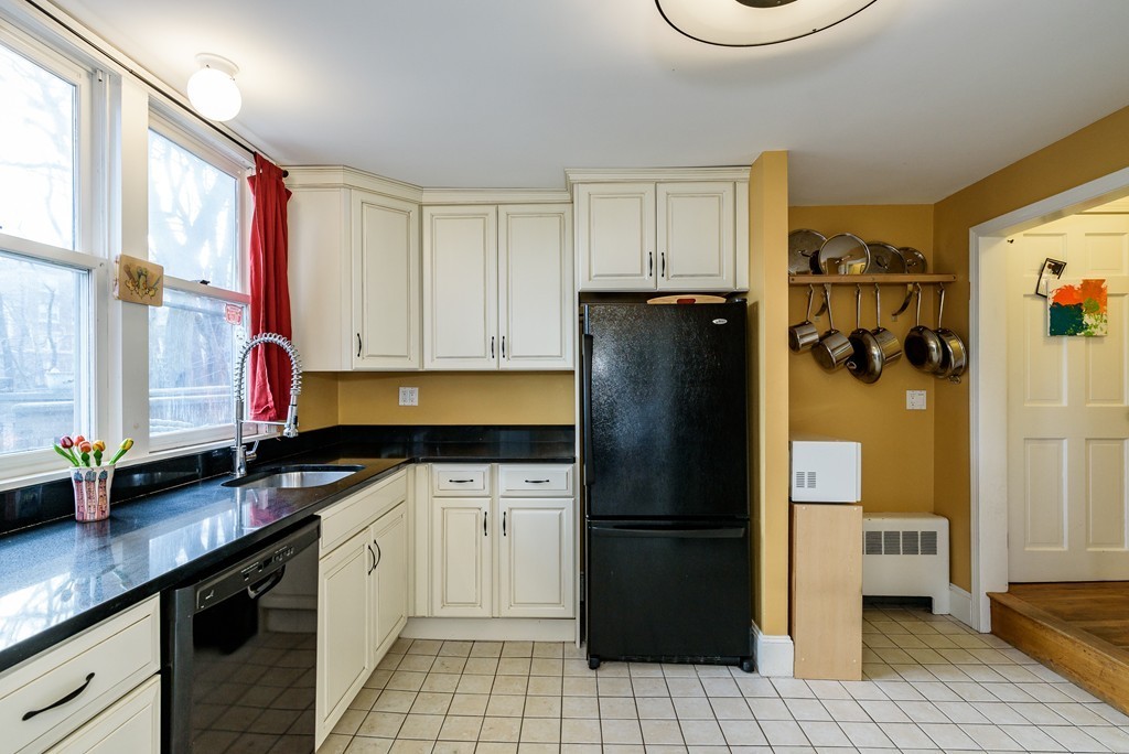 21 Kinross Road, Unit 2 Boston, MA 02135 - Photo 4 of 21 Gallery Image 4