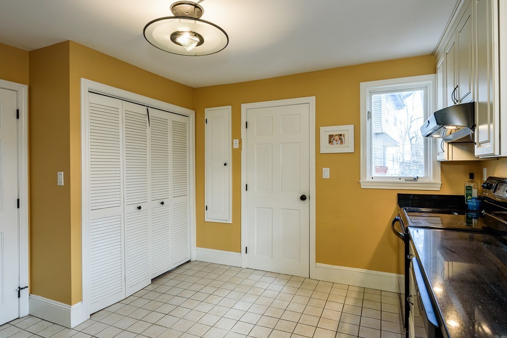 21 Kinross Road, Unit 2 Boston, MA 02135 - Photo 5 of 21 Gallery Image 5