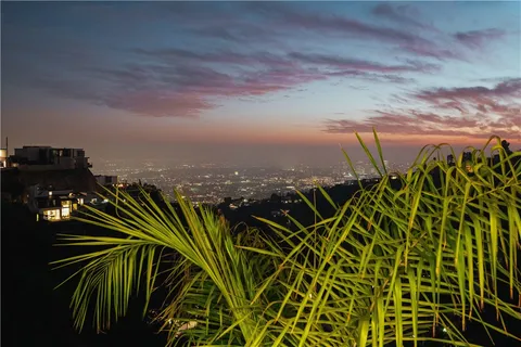 $3,600,000 | 2019 Sunset Plaza Drive, Los Angeles, CA 90069