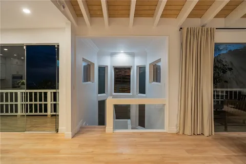 $3,600,000 | 2019 Sunset Plaza Drive, Los Angeles, CA 90069