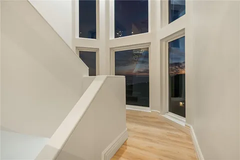 $3,600,000 | 2019 Sunset Plaza Drive, Los Angeles, CA 90069