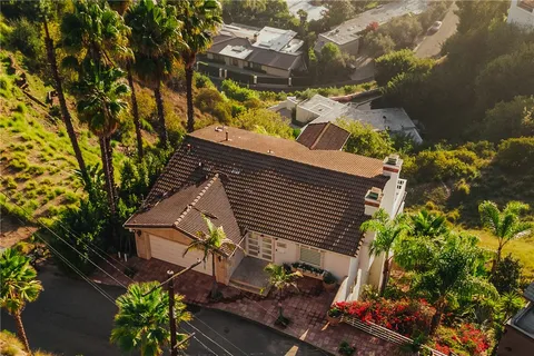 $3,600,000 | 2019 Sunset Plaza Drive, Los Angeles, CA 90069