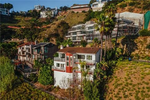 $3,600,000 | 2019 Sunset Plaza Drive, Los Angeles, CA 90069
