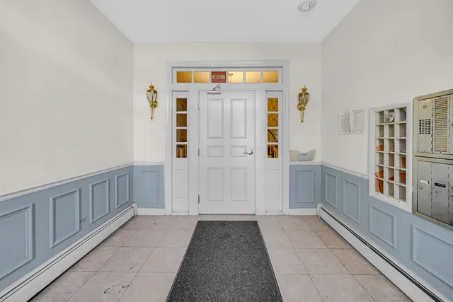 $183,000 | 521 Coventry Lane, Unit 12, Crystal Lake, IL 60014