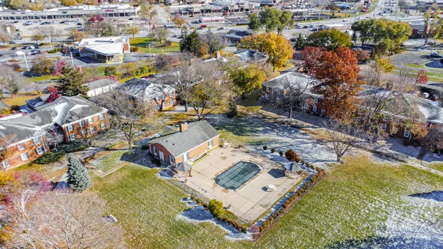 $183,000 | 521 Coventry Lane, Unit 12, Crystal Lake, IL 60014