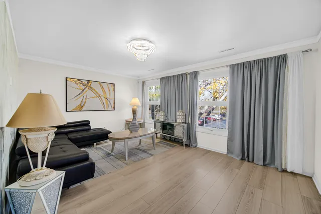 $183,000 | 521 Coventry Lane, Unit 12, Crystal Lake, IL 60014