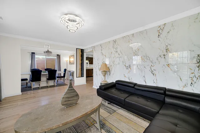 $183,000 | 521 Coventry Lane, Unit 12, Crystal Lake, IL 60014