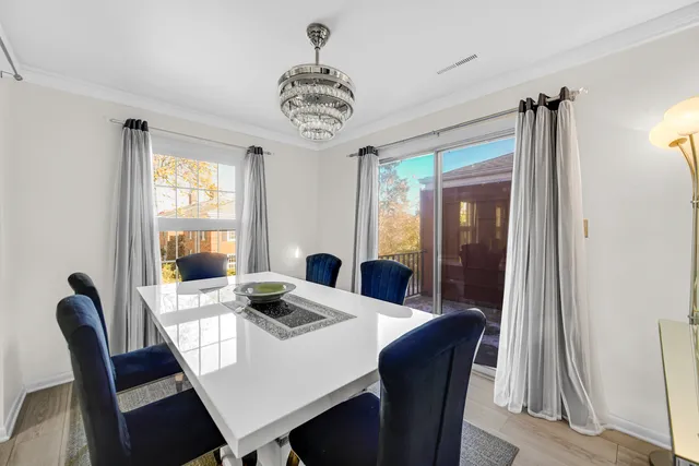 $183,000 | 521 Coventry Lane, Unit 12, Crystal Lake, IL 60014