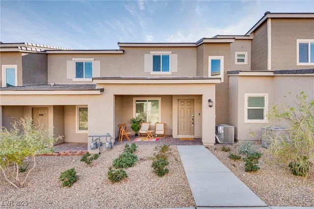 $2,400 | 10718 Lilestone Court, Las Vegas, NV 89166