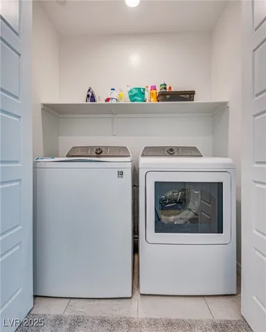 $2,400 | 10718 Lilestone Court, Las Vegas, NV 89166