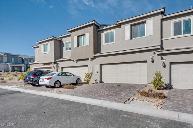 $2,400 | 10718 Lilestone Court, Las Vegas, NV 89166
