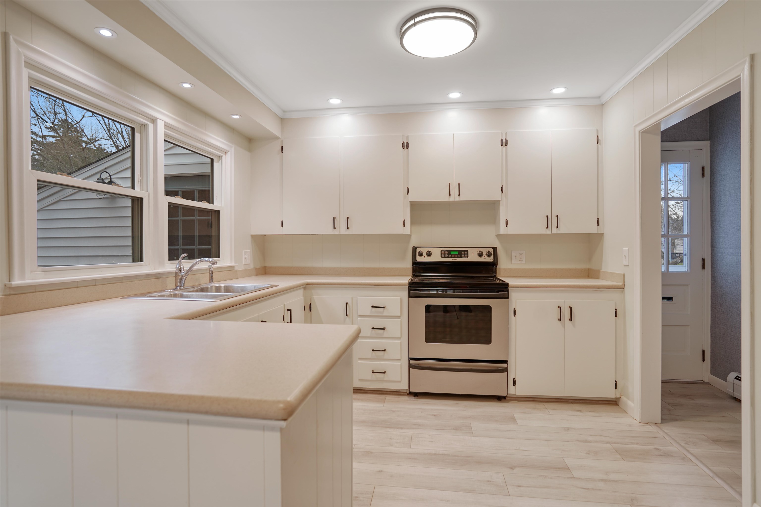 72 Bow Street Concord, NH 03301 - Photo 32 of 36