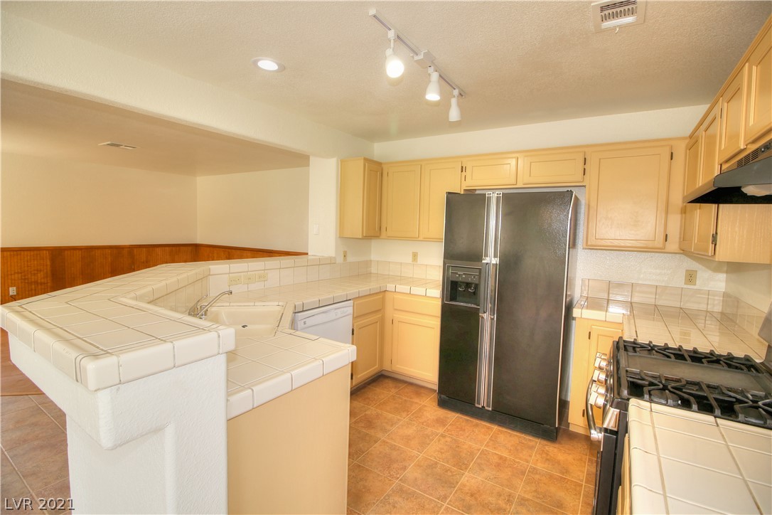 3 Ranger Court Henderson, NV 89074 - Photo 12 of 37
