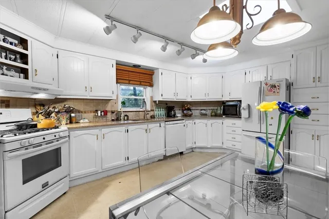 $220,000 | 16 Liberty Street, West Bridgewater, MA 02379