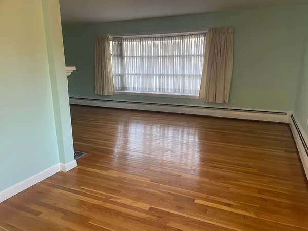 $2,800 | 31 Glenmere Street, West Bridgewater, MA 02379