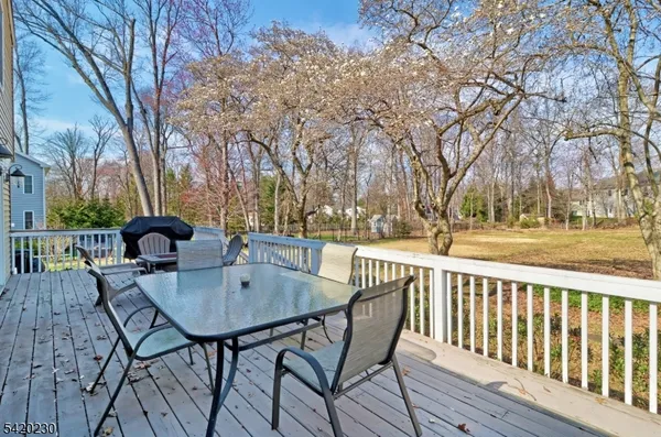 $785,000 | 664 Plainfield Avenue, Berkeley Heights, NJ 07922