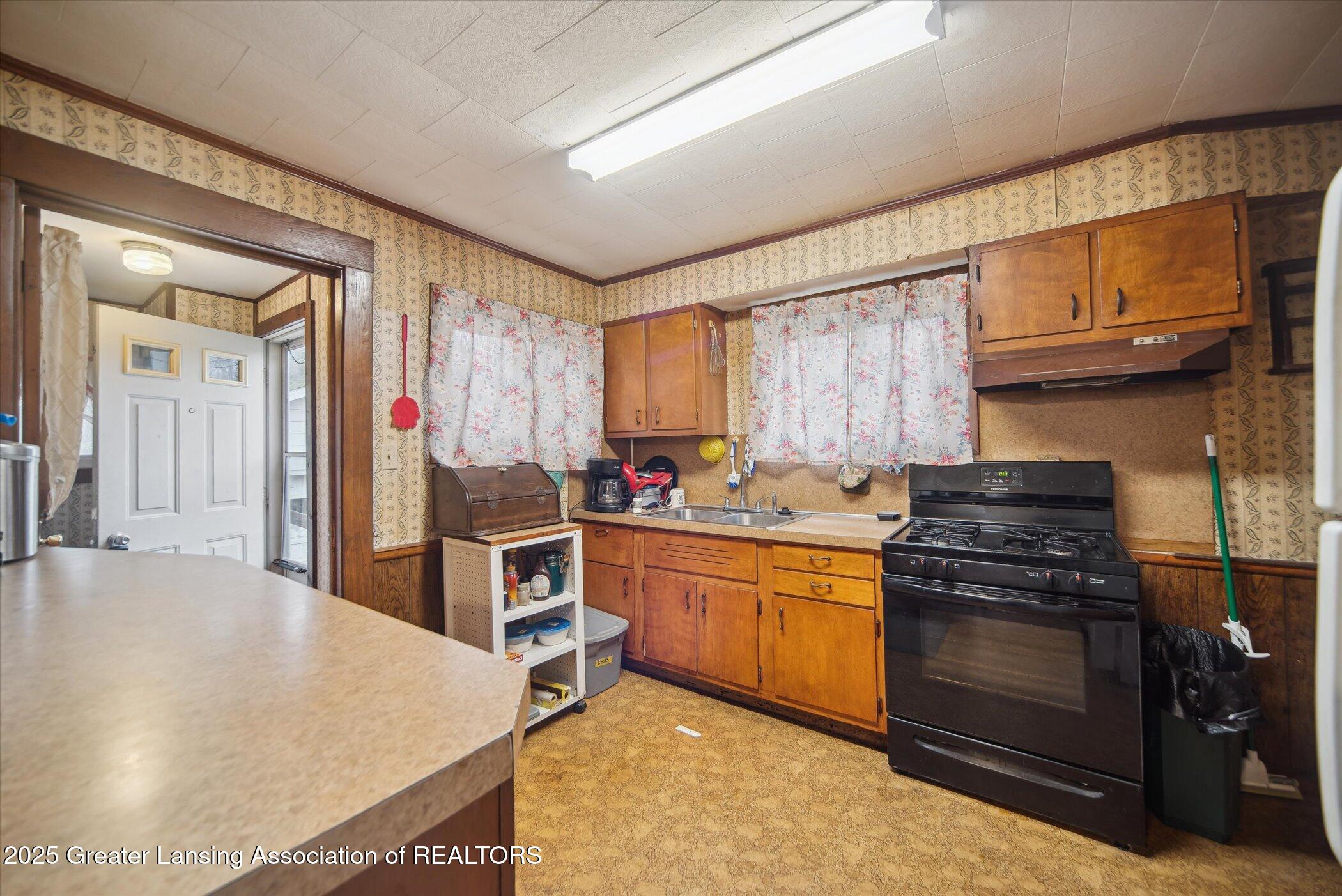 6339 Rosedale Road Lansing, MI 48911 - Photo 10 of 30 12-6339-Rosedale-Rd-Lansing-MI-48911-Win