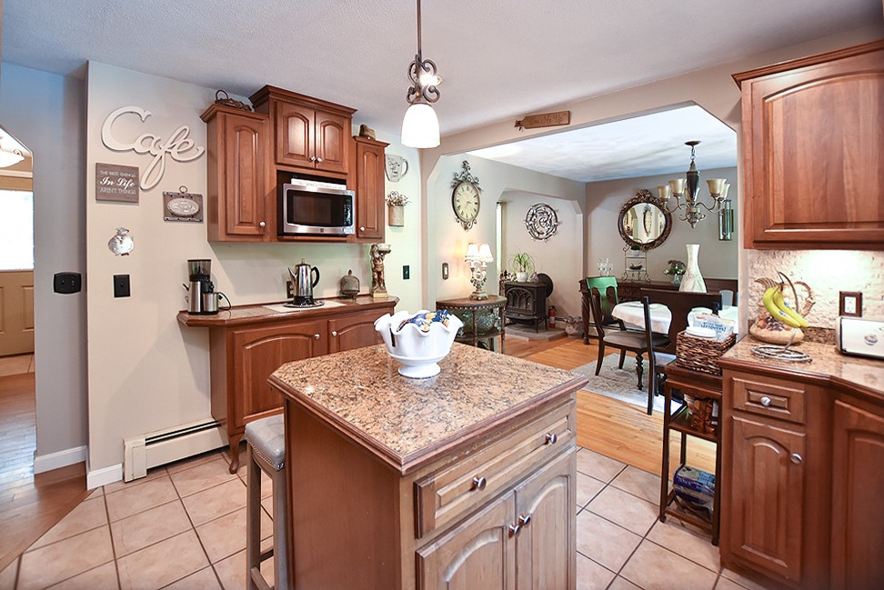 506 Snake Hill Road Glocester, RI 02857 - Photo 4 of 17
