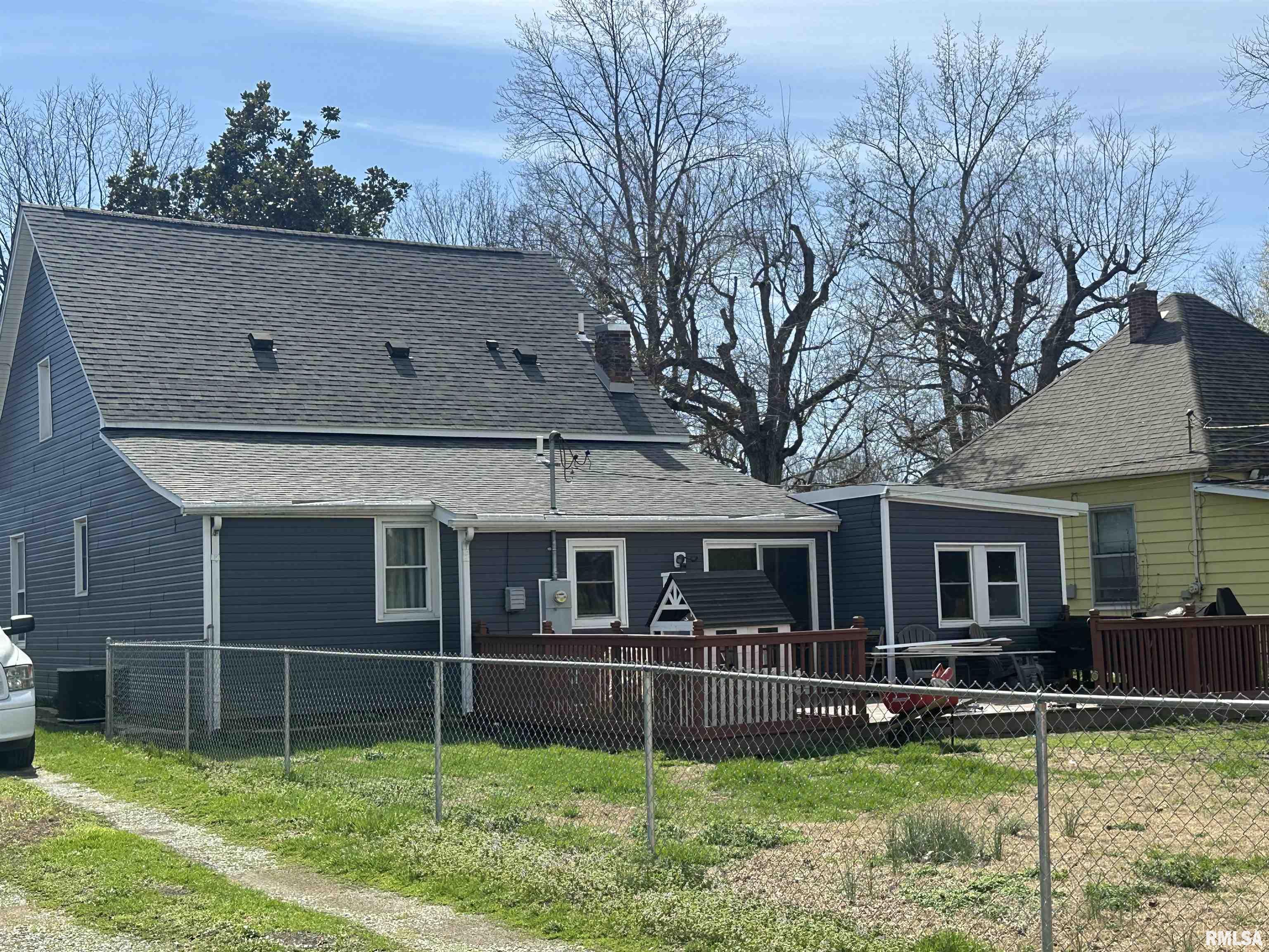 2022 Hortense Street Murphysboro, IL 62966 - Photo 3 of 16