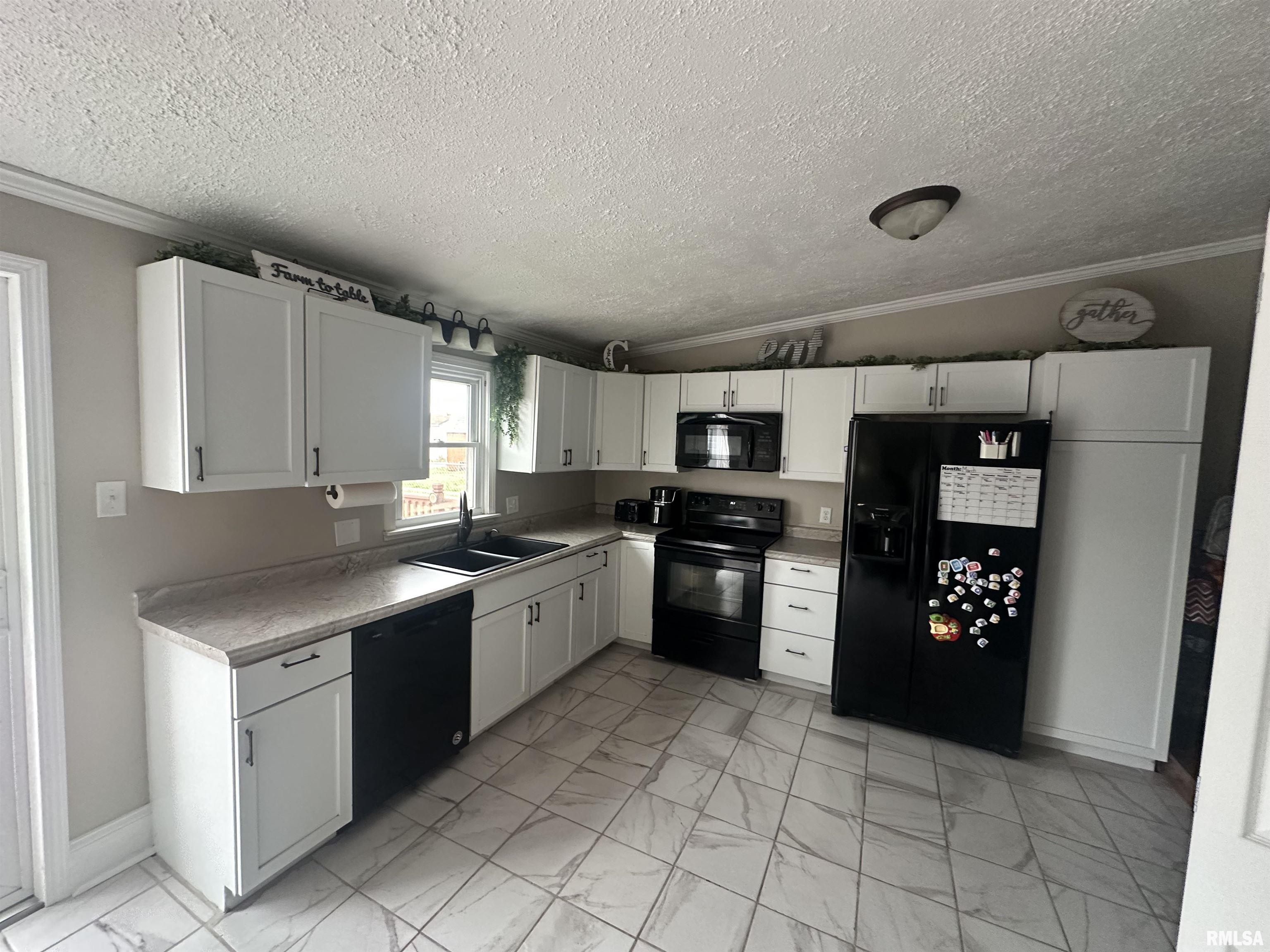2022 Hortense Street Murphysboro, IL 62966 - Photo 7 of 16