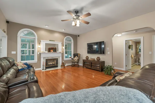 $945,000 | 12 Parshley Lane, Brentwood, NH 03833